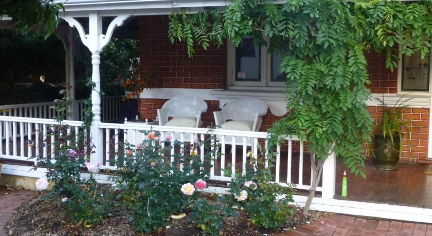 Lakeside Bed & Breakfast photo