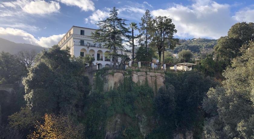Relais La Rupe photo