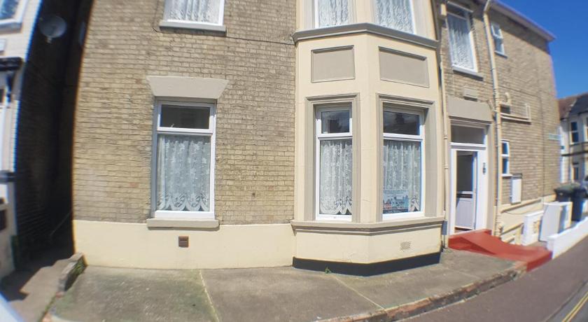 6 berth ground floor flat Glen Villa 2 photo