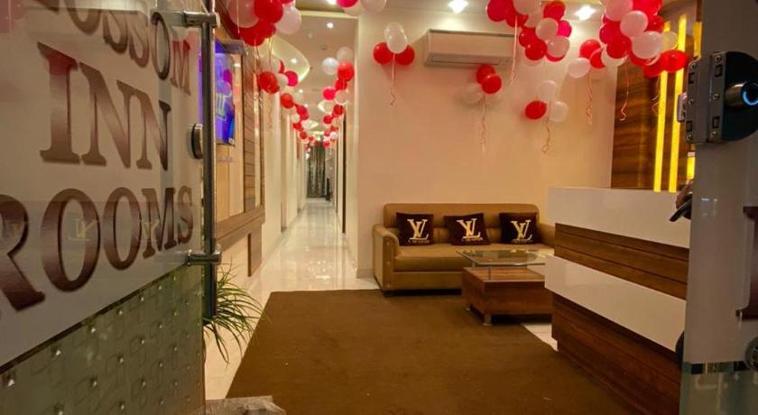 Hotel Blossom Inn - image 12