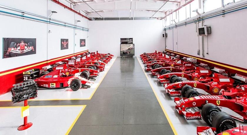 摩德纳 la casa del parco Ferrari 4星级 民宿 泳池