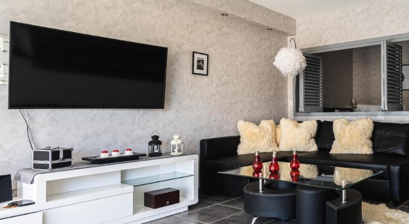 Naturist village, beach side, ground floor apartment photo