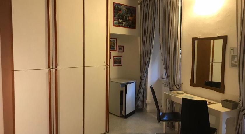 Camere Carlo photo
