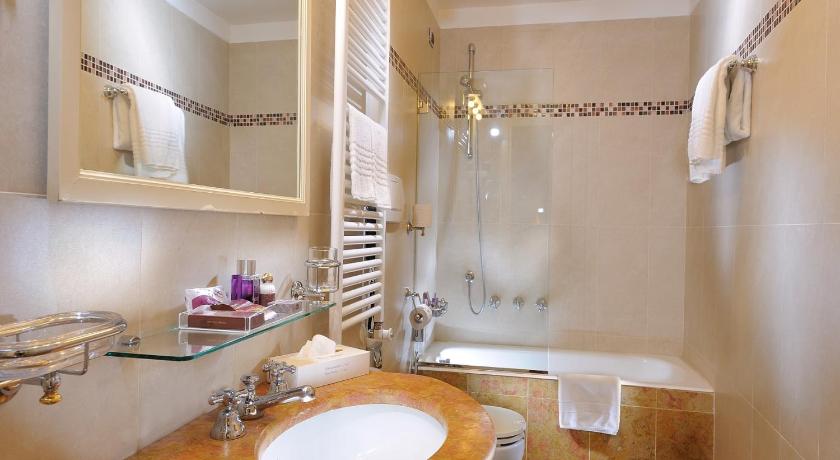 Image of Habitación superior doble (Superior Double Room) 11
