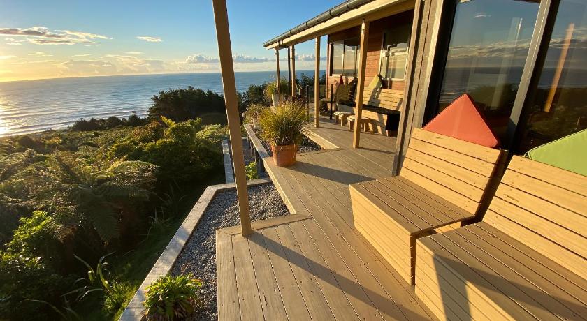 Tasman Sea Retreat photo