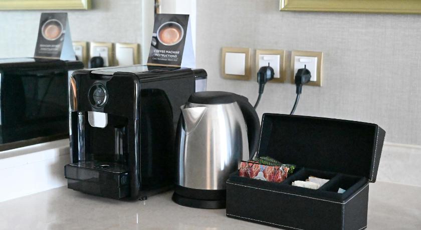 Image of Executive Suite 12