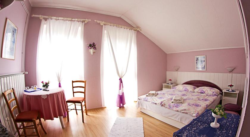 Image of Double Room with Extra Bed 0