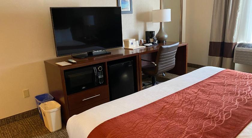 Comfort Inn Marina on the Monterey Bay photo
