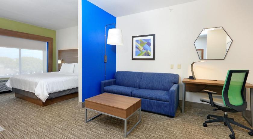 Holiday Inn Express & Suites Austin - Round Rock