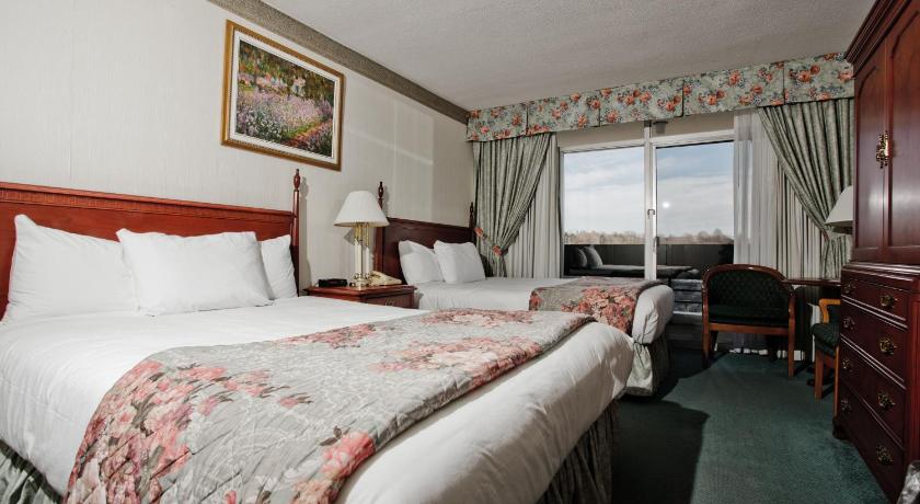 Travelodge by Wyndham Niagara Falls Fallsview