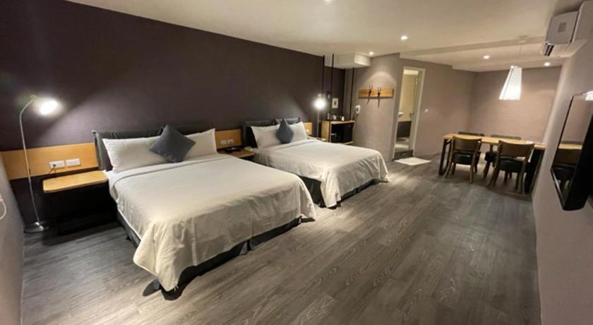 Image of Standard Quadruple Room with Outdoor Parking 0
