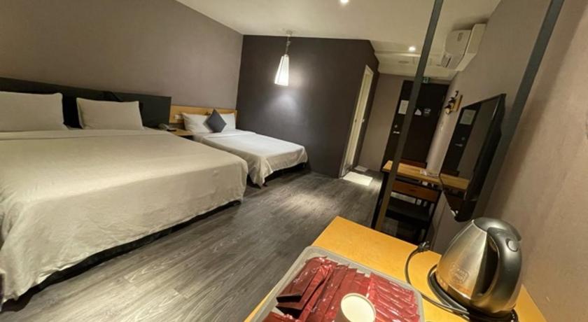 Image of Standard Quadruple Room with Outdoor Parking 1