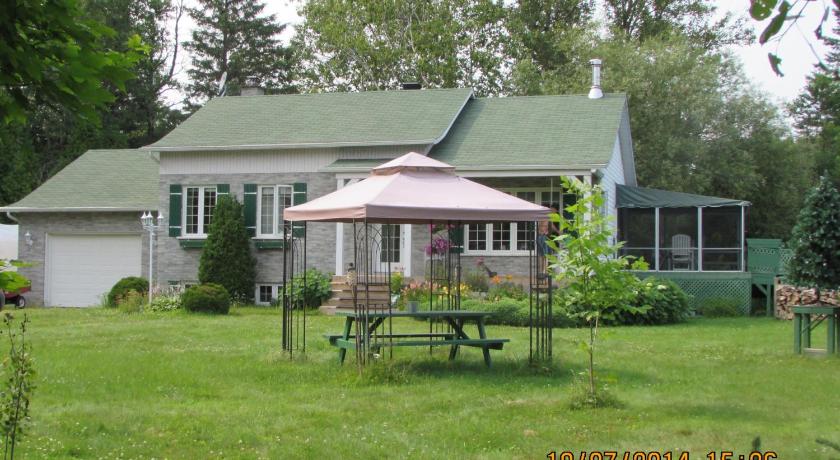 Gite Parc Mauricie B&amp;B — Hotel in Saint-Mathieu-Du-Parc (QC)