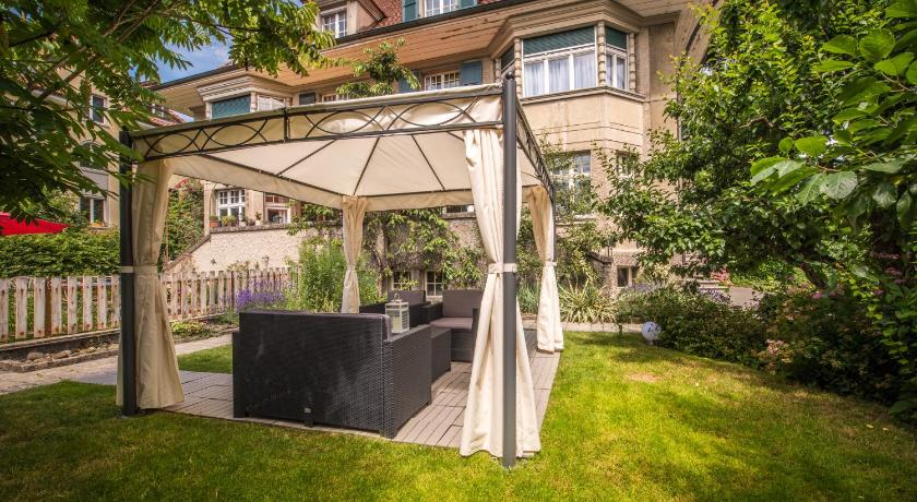 Max Aviation Villa & Apartments - image 2