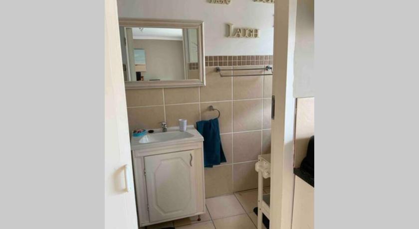 Cozy guest suite with private access photo