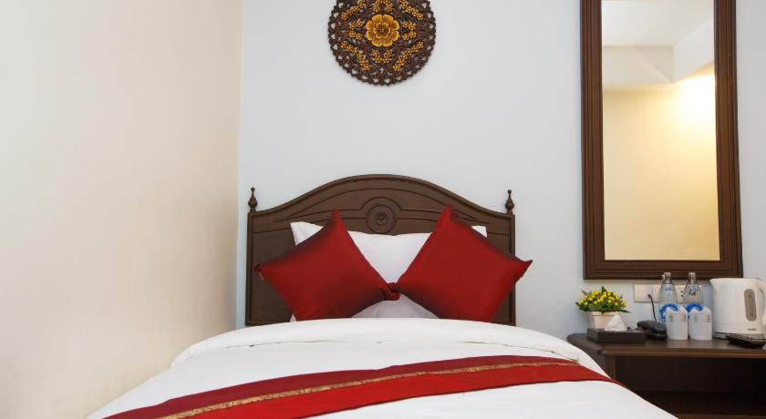 Chang Siam Inn photo