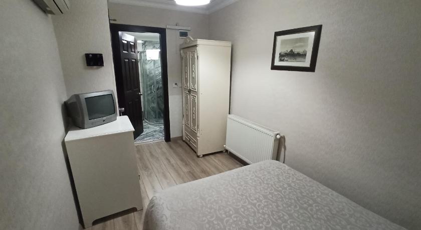 Image of Single Room - Basement 0