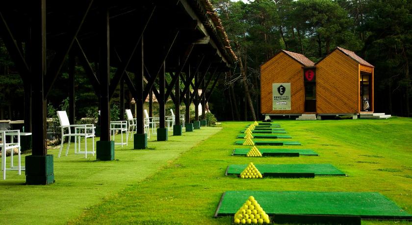 Chateau et Golf De Taulane photo