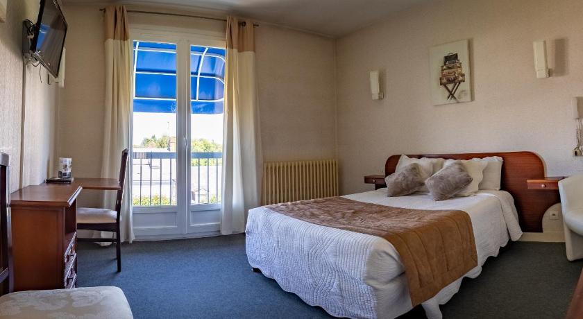 シャトールー Hotel Christina 2つ星 ホテル レストラン