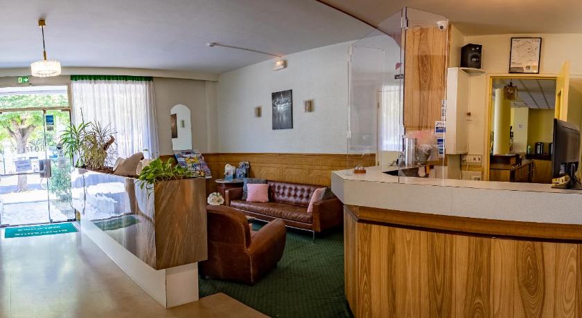 シャトールー Hotel Christina 2つ星 ホテル レストラン