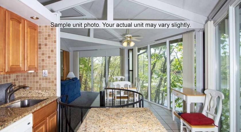 Unit 5 - Treetop 2 Bedroom Villa photo