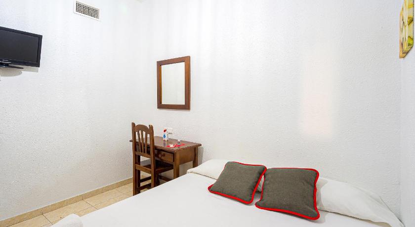 Pension Ayuntamiento photo