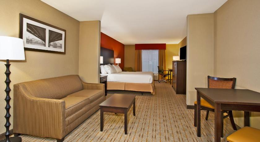 Holiday Inn Express & Suites Springfield