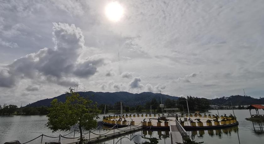 Marina Island Lumut Homestay by Goopro photo
