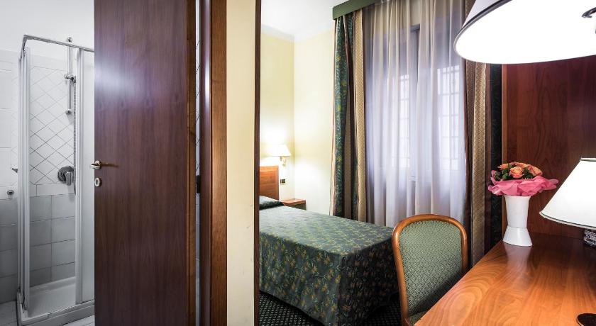 Nuovo Hotel Del Porto photo