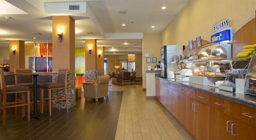 Holiday Inn Express Hotel & Suites Prattville South