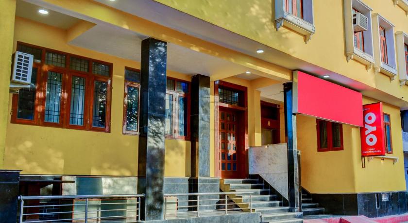 OYO 22110 Hotel Karni Palace