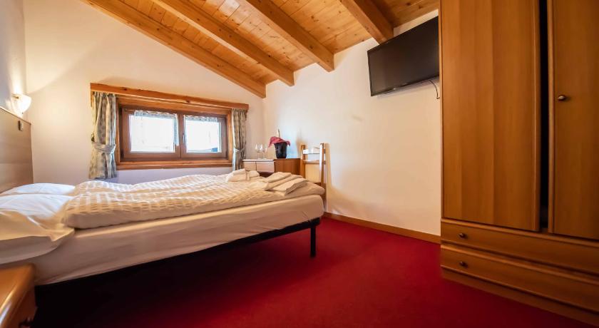 Alpino Lodge Bivio photo