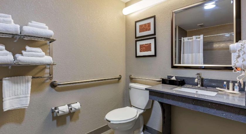 Comfort Suites Pineville - Ballantyne Area