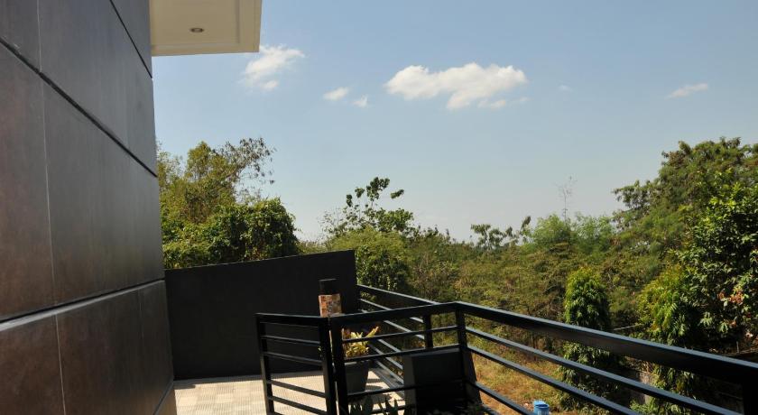 Image of King Room with Balcony 4