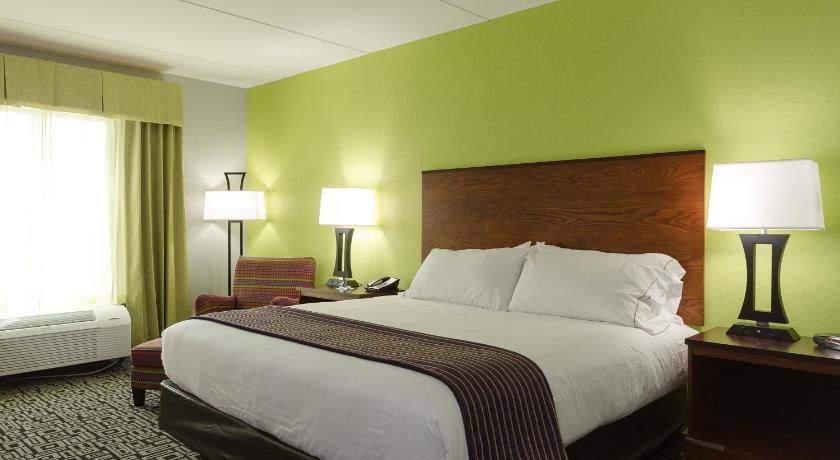 Holiday Inn Express Hickory-Hickory Mart