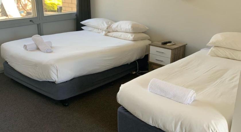 HOPETOUN COMMUNITY HOTEL MOTEL
