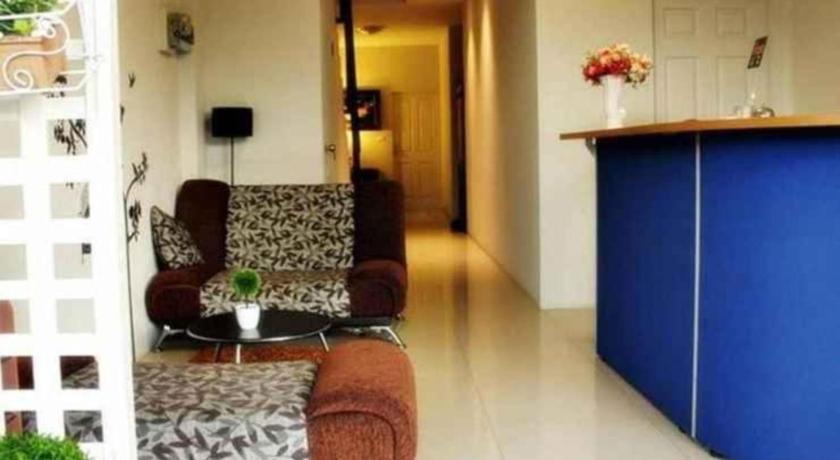 촌부리 Be Rich Hotel 2つ星 ホテル レストラン