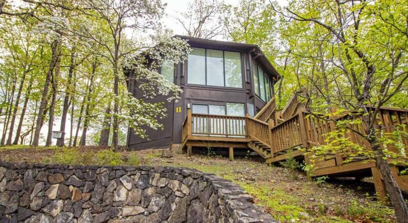 Unit 11-Treetop 2 Bedroom Villa — Hotel in Lake Ozark (MO)