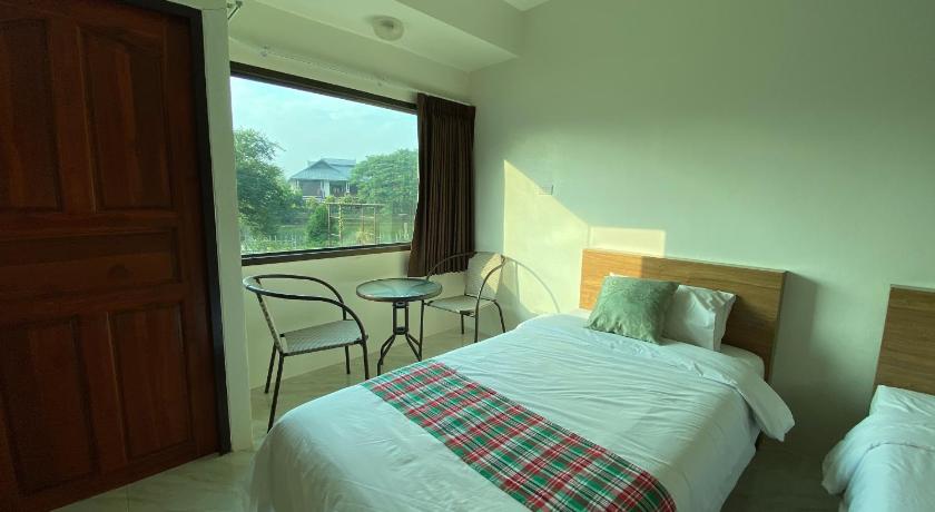 Image of Double Bed 12