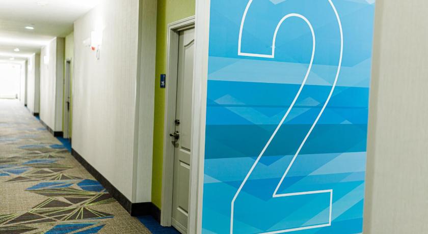 Holiday Inn Express Hotel & Suites Greenville photo