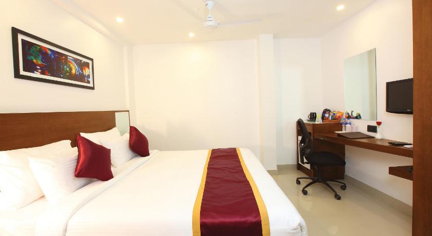 Hotel Park Residency photo