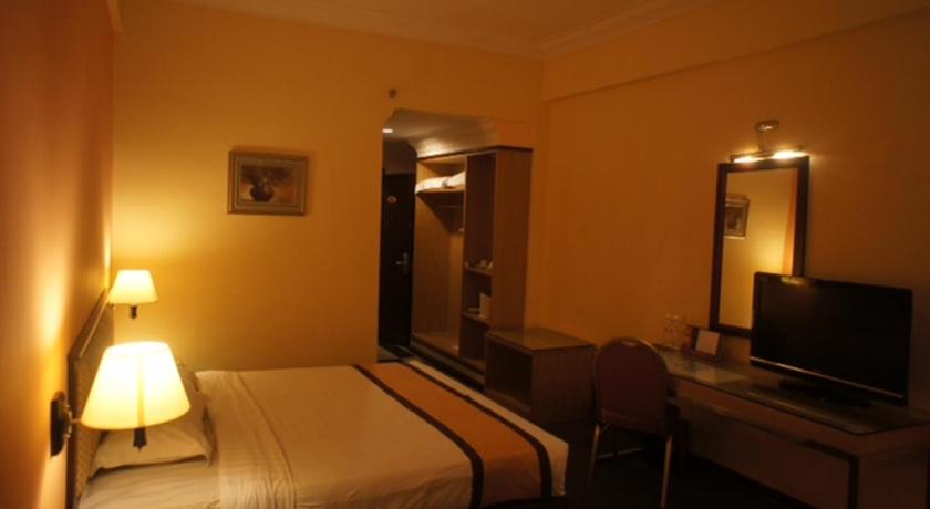 Image of Deluxe King 3