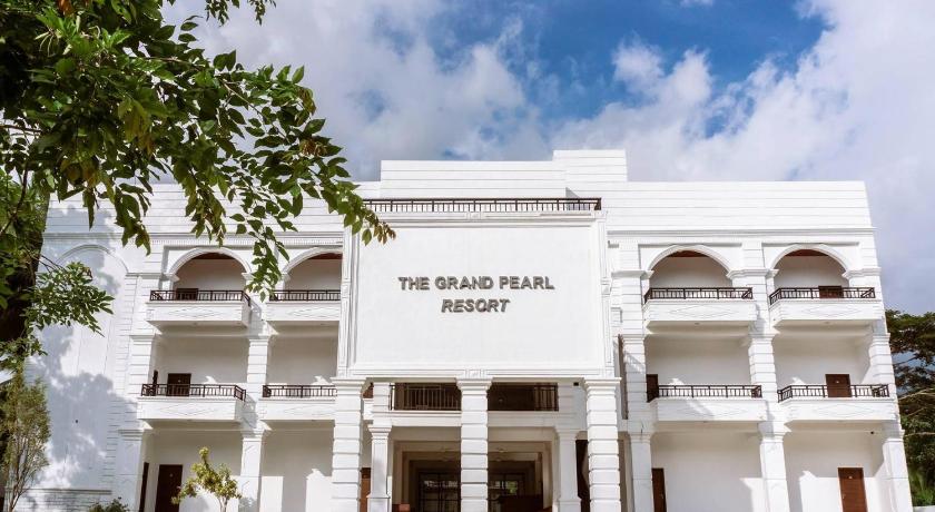 The Grand Pearl Resort — Hotel in Monaragala
