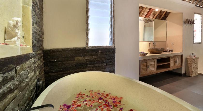 Villa Bukit Nusa Lembongan photo