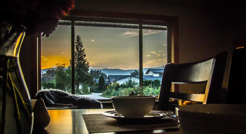 All Seasons Bed & Breakfast photo