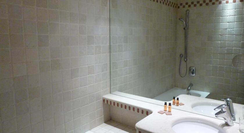 Image of Triple Room 2