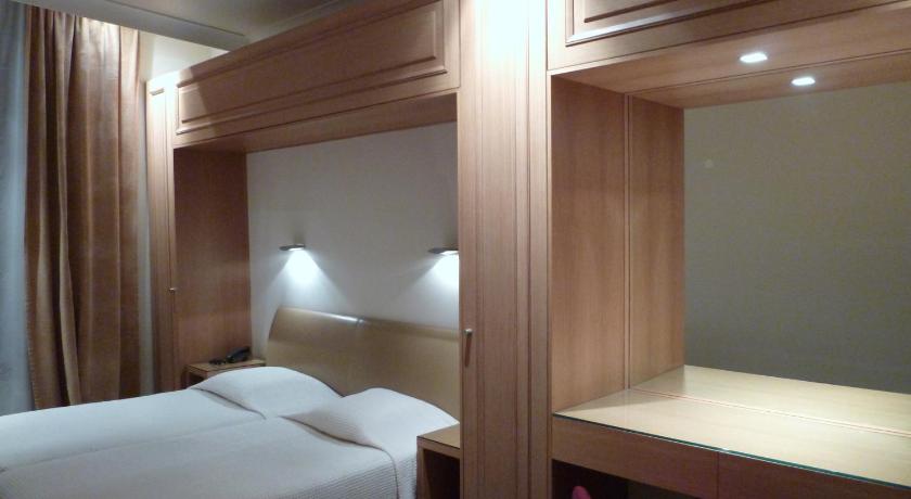 Image of Twin Room 1