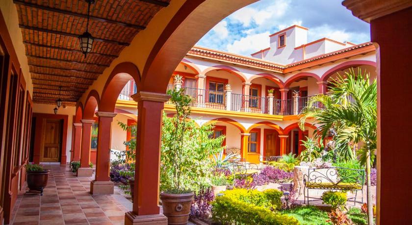 Encanto de la Sierra Hotel — Hotel in Mascota