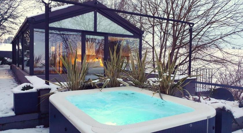 Glass House Spa Dca Certified Terruggia 2021 Updated Prices Deals