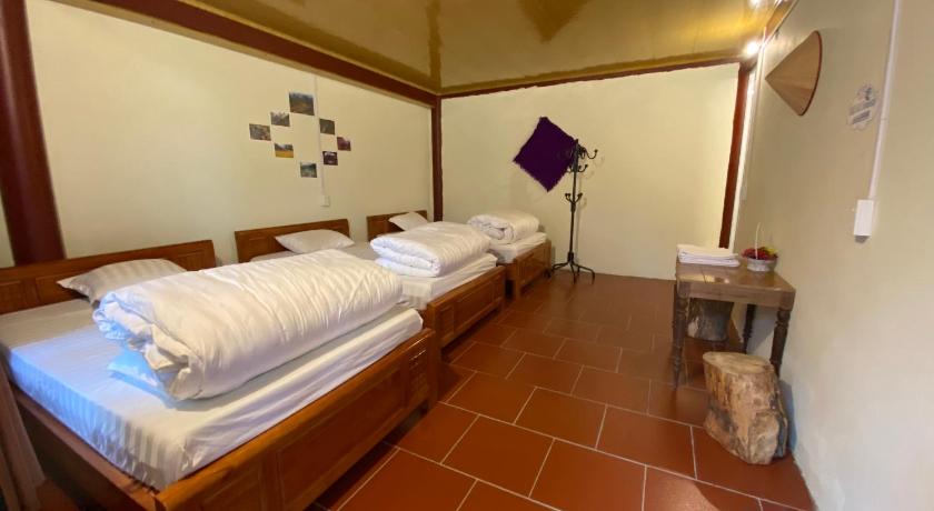 Image of Triple Room with Bathroom 8